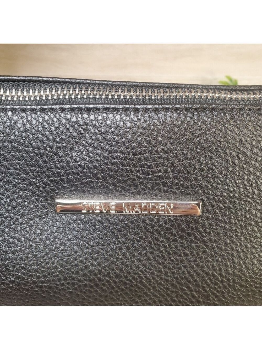 Steve Madden Black Pebble Leather Clutch Purse Medium Travel Bag - Picture 2 of 10